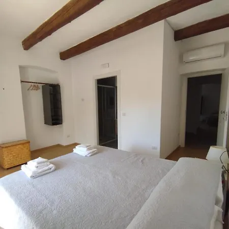 בית הארחה Casa Rasi 3*