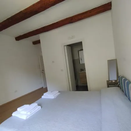 Casa Rasi בית הארחה 3*